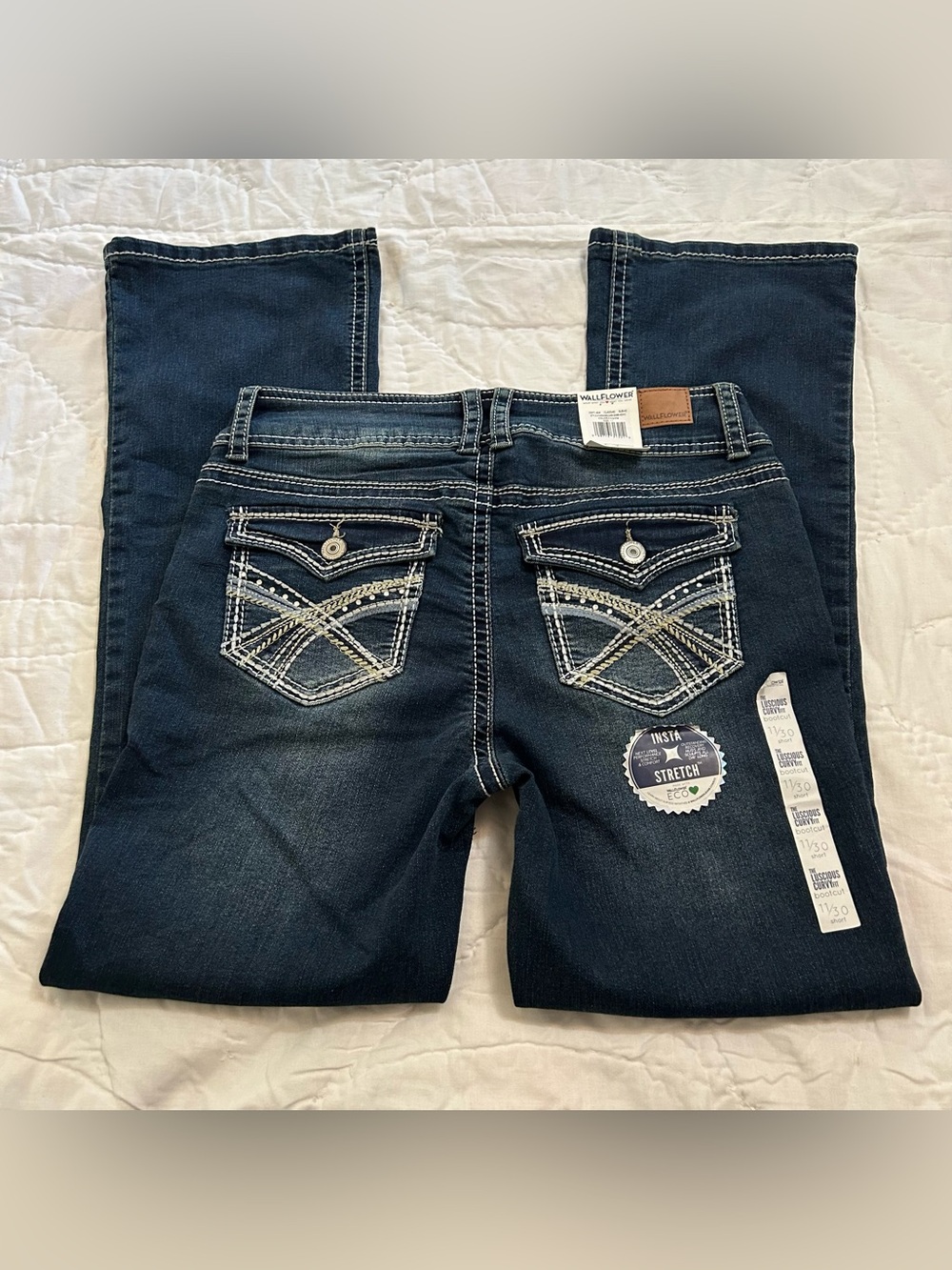 Wallflower Luscious Curvy Jeans Mid Rise Bootcut Dark wash Sz 11 Short Embellish